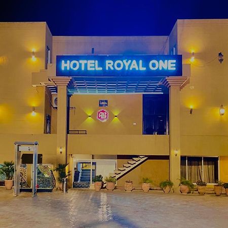 Hotel Royal One ムルターン エクステリア 写真