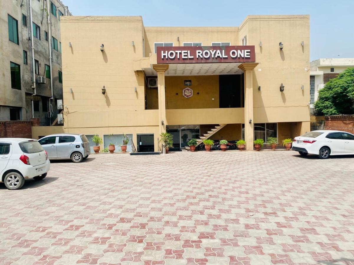 Hotel Royal One ムルターン エクステリア 写真
