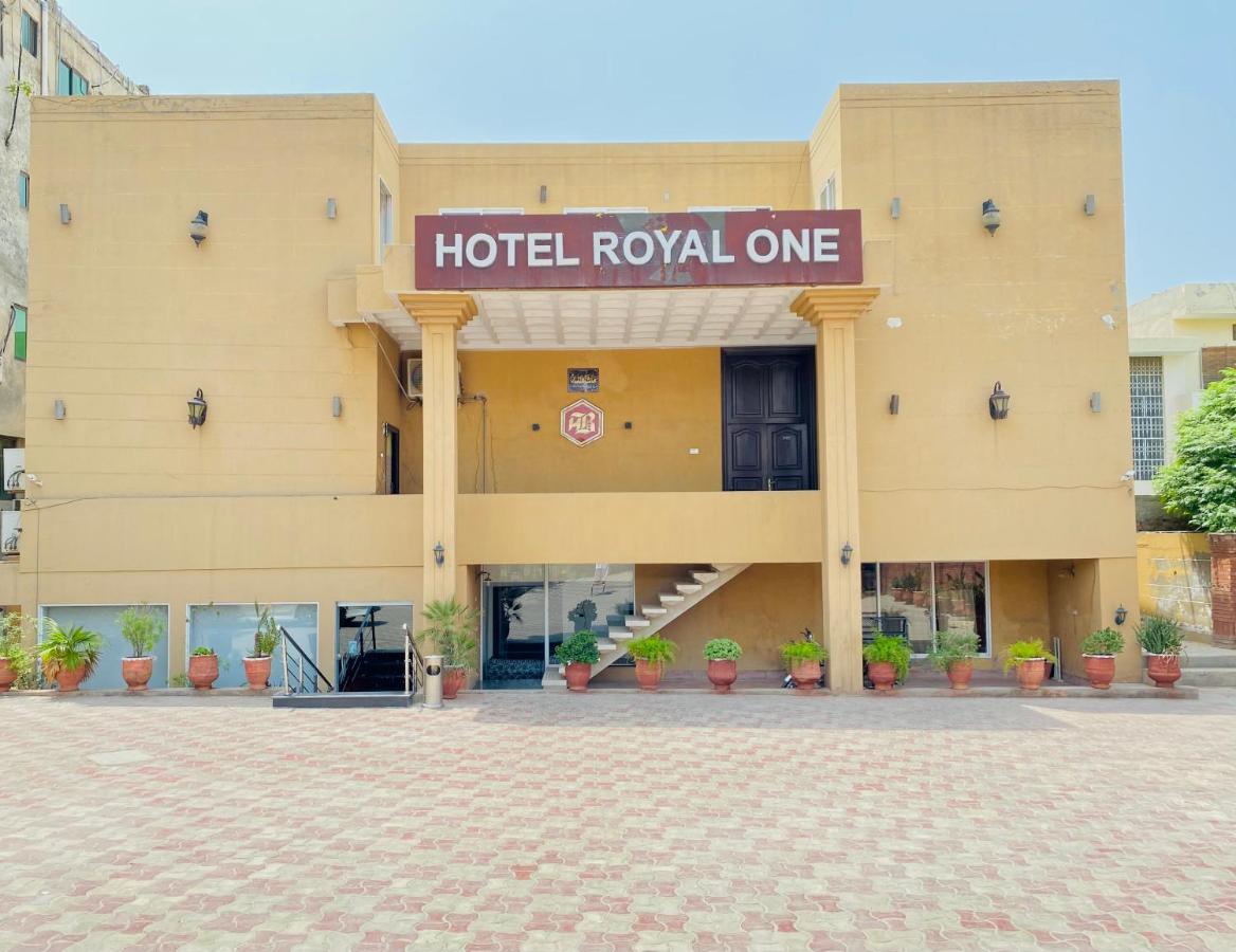 Hotel Royal One ムルターン エクステリア 写真