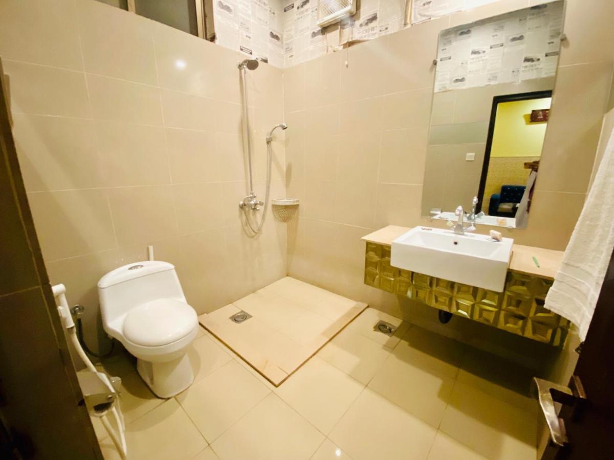 Hotel Royal One ムルターン エクステリア 写真
